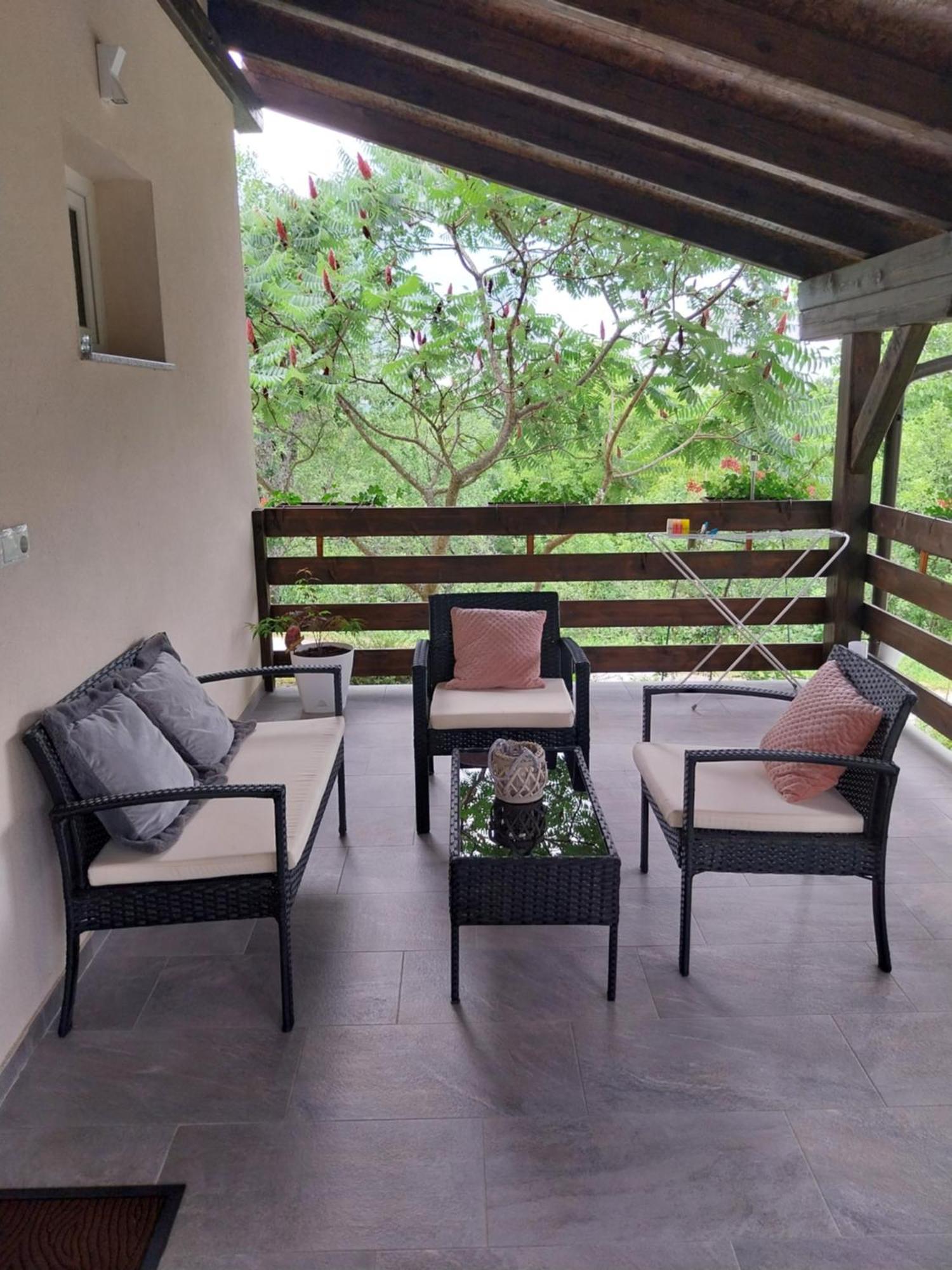 Guest House Happy Day Slunj Luaran gambar